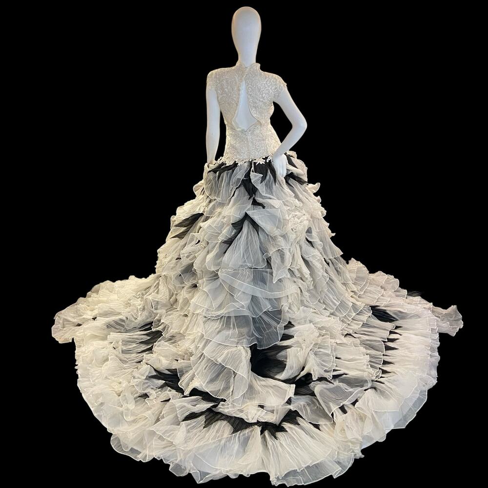 St. Pucchi 9417 Couture Wedding Dress – 2010s Black & Ivory Tiered Silk Gown - Picture 3 of 9